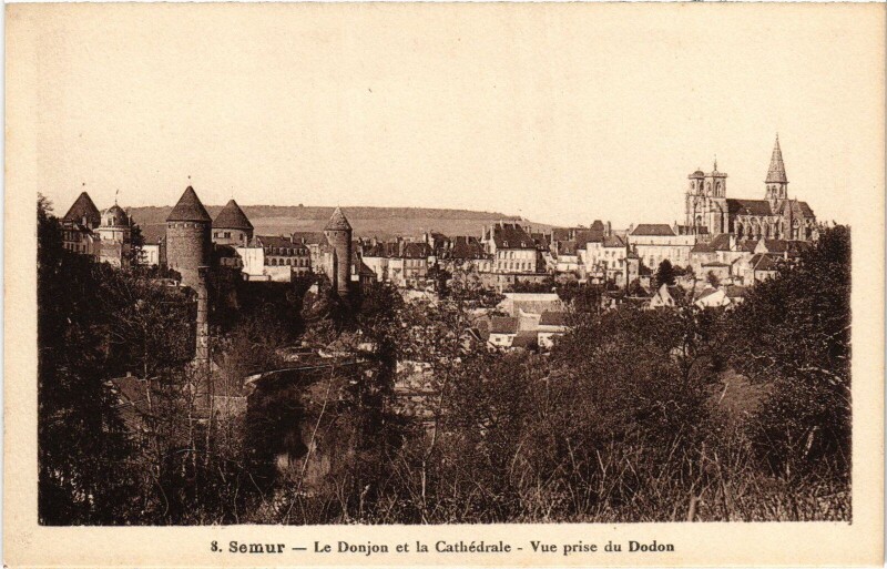 Carte postale ancienne Semur Le Donjon et la Cathedrale
