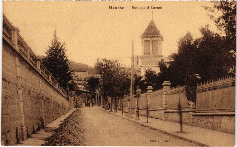 Carte postale ancienne Grasse Boulevard Carnot à Grasse
