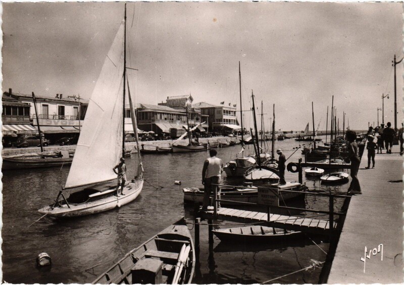 Carte postale ancienne Palavas-les-Flots Le Canal Les Quais à Palavas-les-Flots