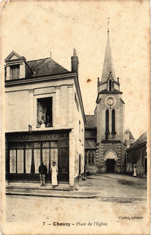 Carte postale ancienne Chouzy Place de l'Eglise