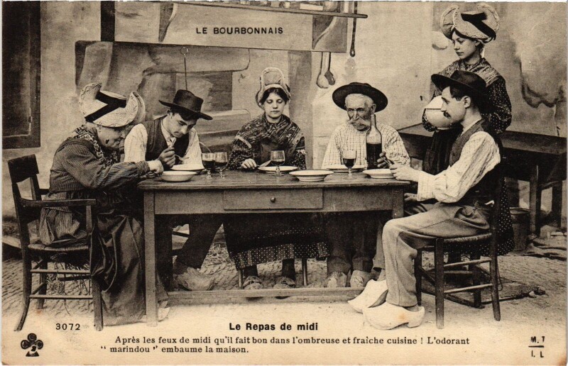 Carte postale ancienne Folklore Le Bourbonnais le repas de midi