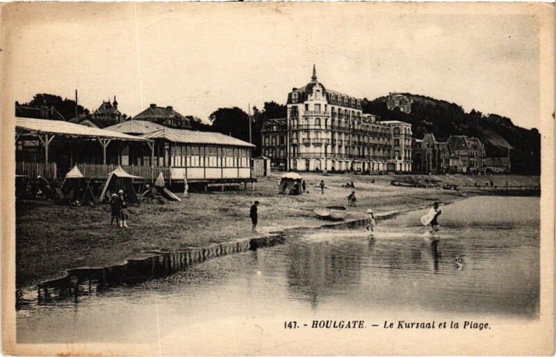 Carte postale ancienne Houlgate Le Kursaal et la Plage à Houlgate