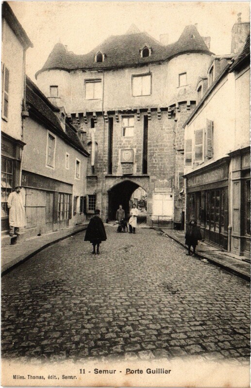 Carte postale ancienne Semur Porte Guillier