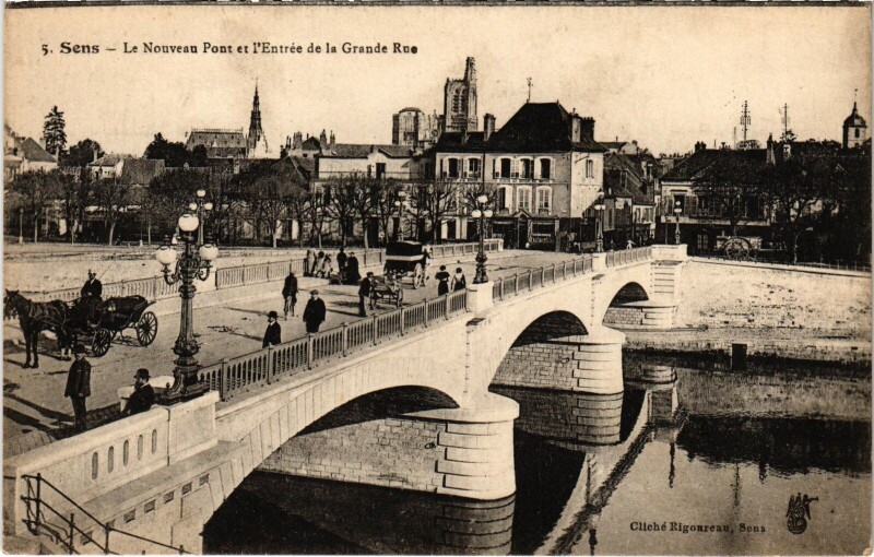 Carte postale ancienne Sens Nouveau Pont