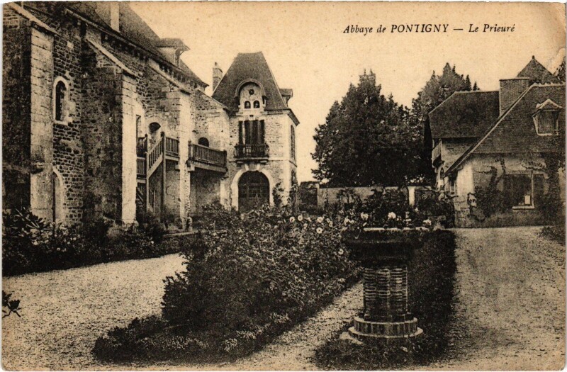 Carte postale ancienne Abbaye de Pontigny Le Prieuré à Pontigny