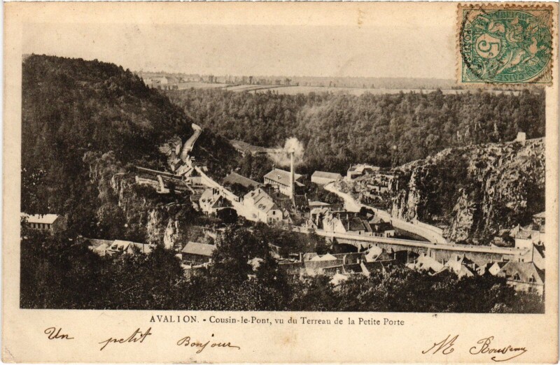 Carte postale ancienne Avallon Cousin-le-Pont Petite Porte à Avallon