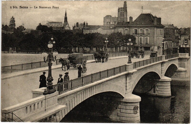 Carte postale ancienne Sens Nouveau pOnt
