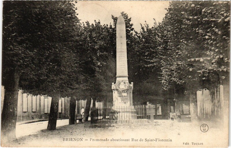 Carte postale ancienne Brienon Promenade Rue de Saint-Floretin