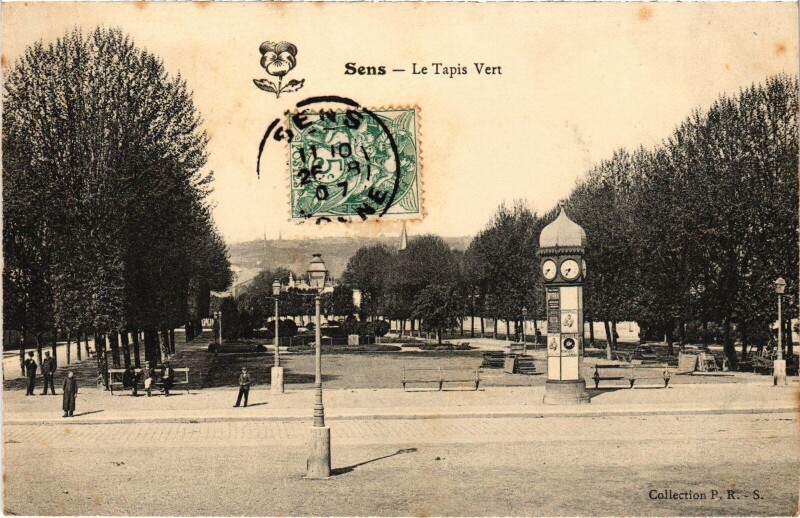 Carte postale ancienne Sens Tapis Vert