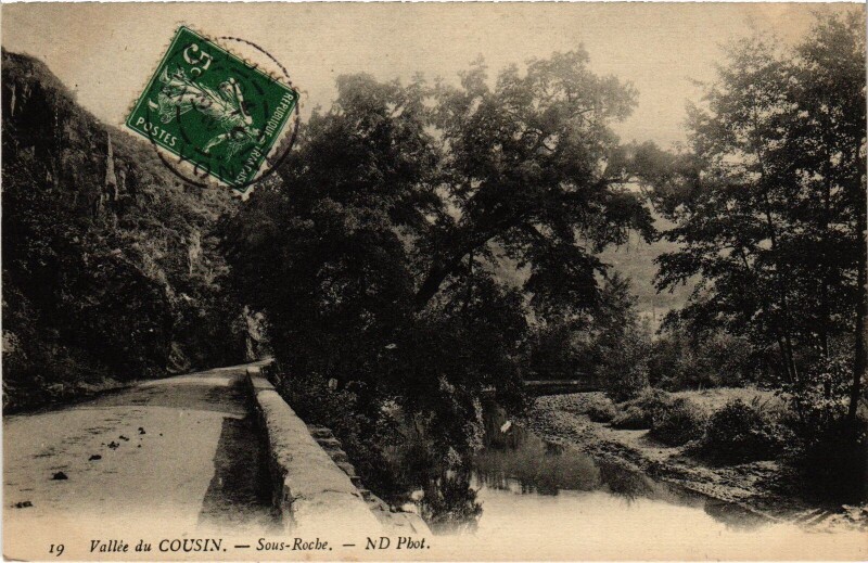 Carte postale ancienne Vallée du Cousin Sous-roche