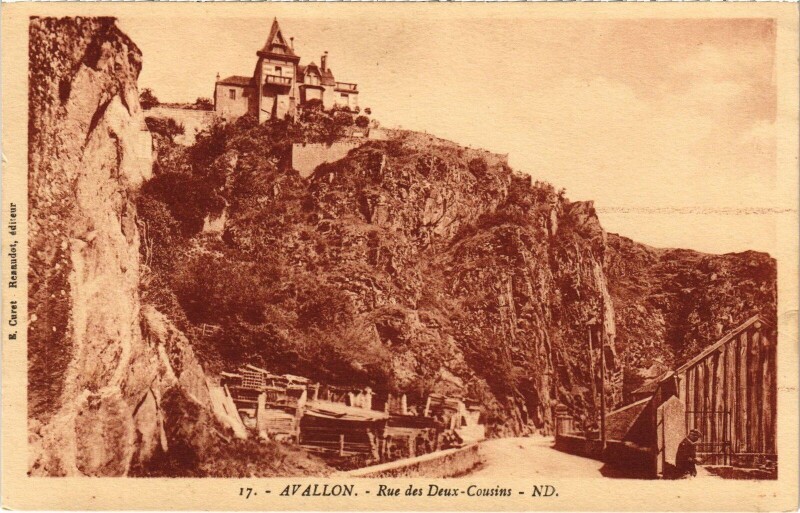 Carte postale ancienne Avallon Rue des Deux-Cousins à Avallon