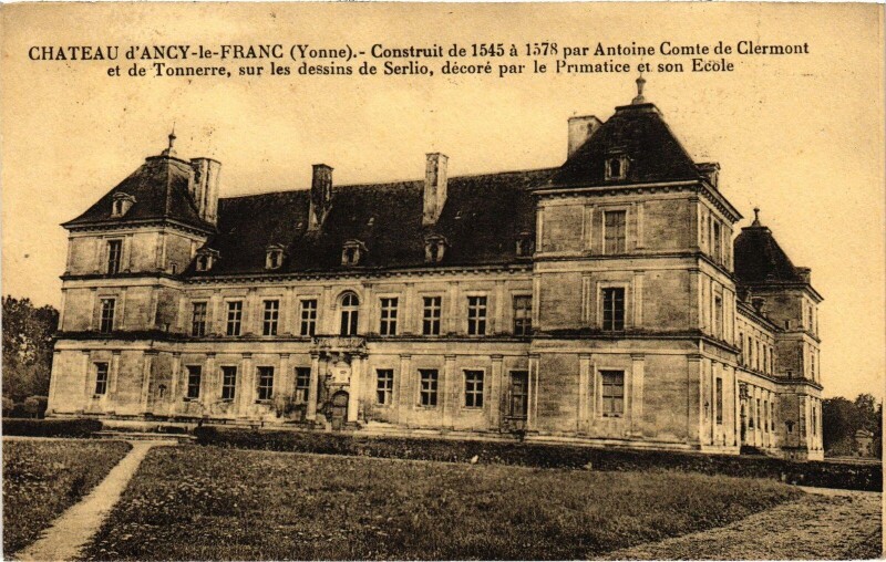 Carte postale ancienne Chateau de Ancy-le-Franc à Ancy-le-Franc