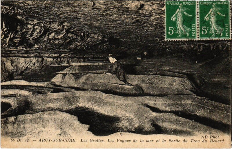 Carte postale ancienne Arcy-sur-Cure Les Grottes à Arcy-sur-Cure