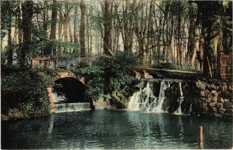 Carte postale ancienne Chateau de Bléneau La Cascade du Parc à Bléneau