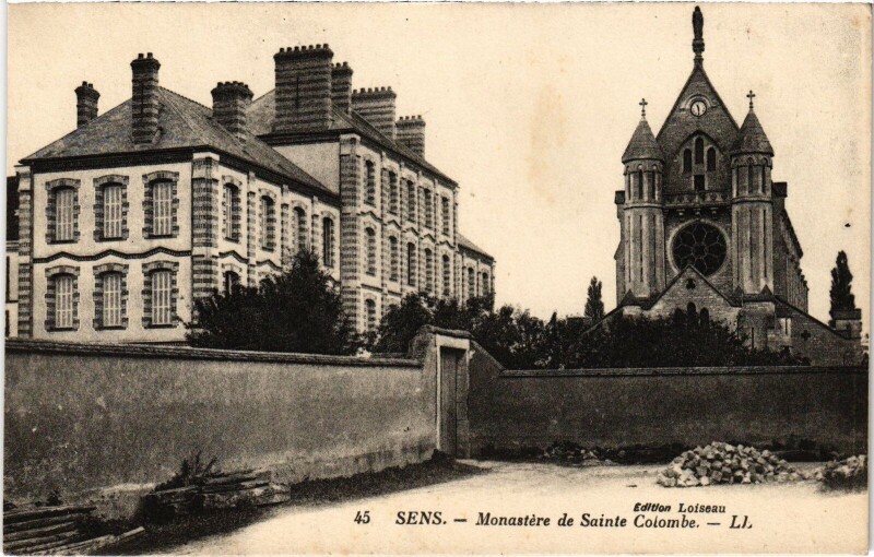 Carte postale ancienne Sens Monastere de Sainte-Colombe à Sainte-Colombe