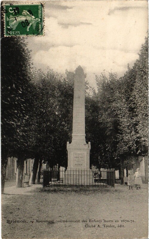 Carte postale ancienne Brienon le Monument