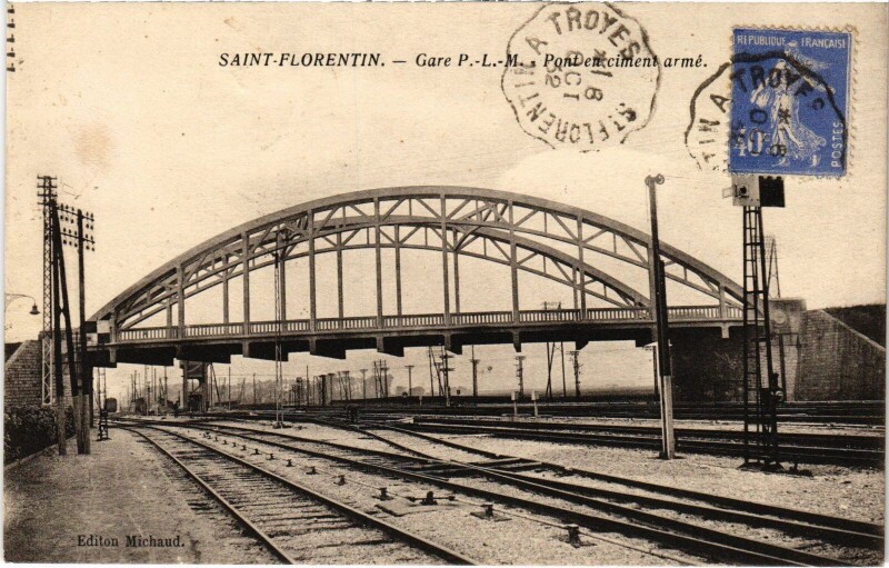 Carte postale ancienne Saint-Florentin Gare P.L.M. Railway à Saint-Florentin