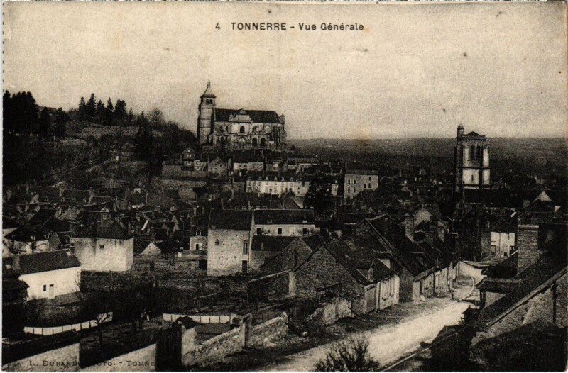 Carte postale ancienne Tonnerre vue générale à Tonnerre