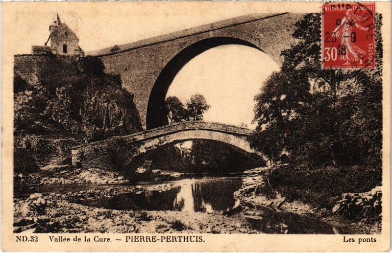 Carte postale ancienne Vallée de la Cure Pierre-Perthuis à Pierre-Perthuis