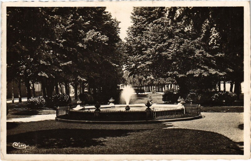 Carte postale ancienne Sens Tapis Vert