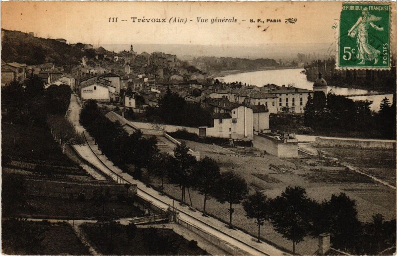 Carte postale ancienne Trévoux vue générale à Trévoux