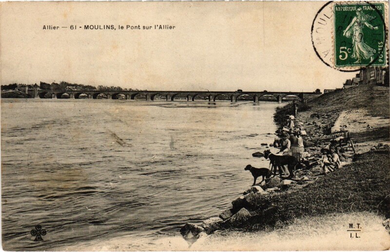 Carte postale ancienne Moulins Pont sur l'Allier à Moulins