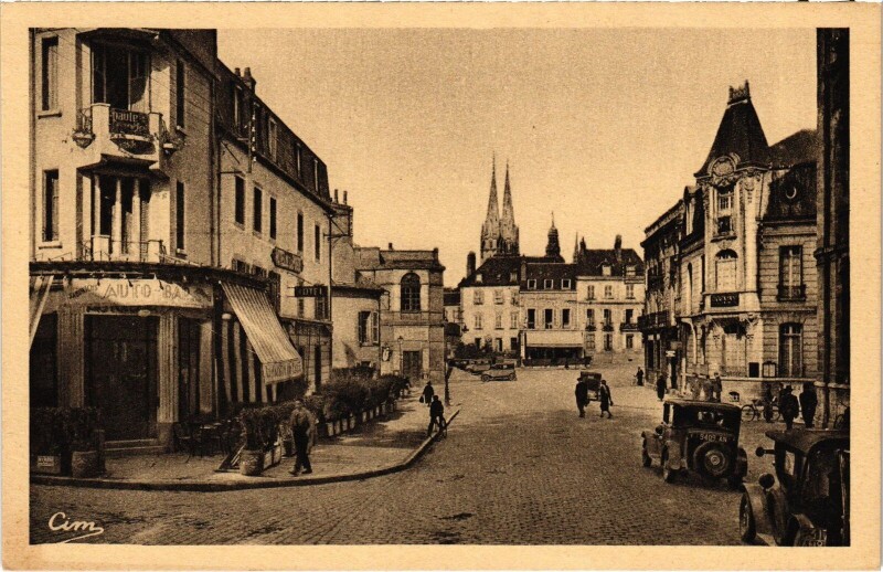 Carte postale ancienne Moulins Avenue Théodore-de-Banville à Moulins