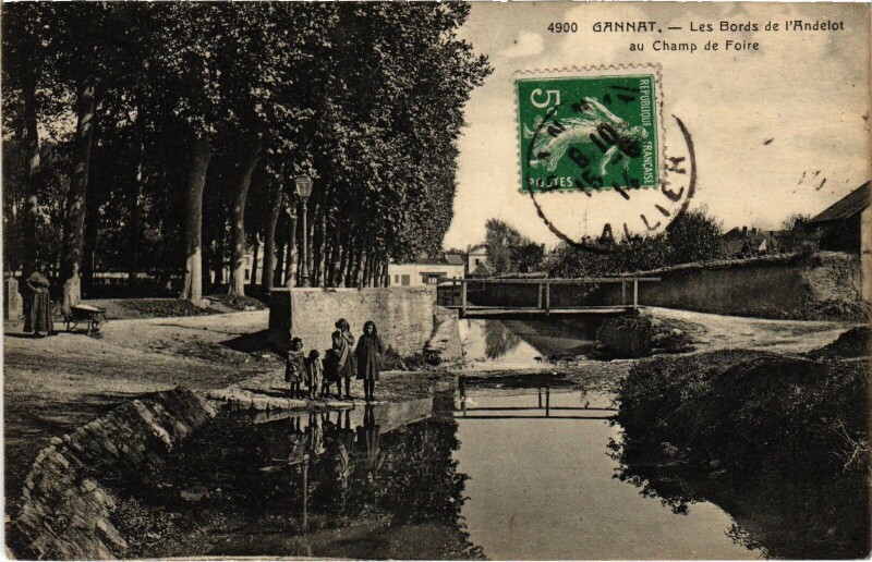Carte postale ancienne Gannat Les Bords de l'Andelot à Gannat