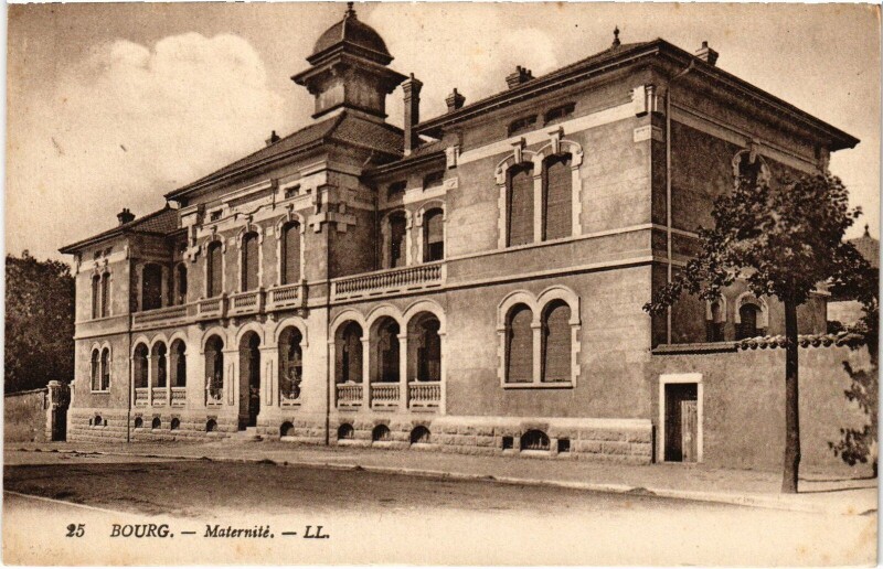 Carte postale ancienne Bourg Maternité