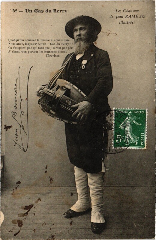 Carte postale ancienne Un Gas du Berry