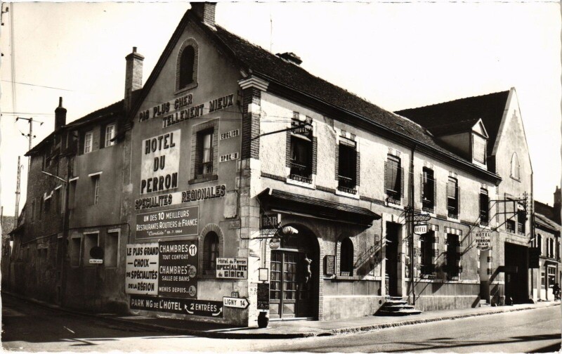 Carte postale ancienne La Ferté Saint-Aubin Hotel du Perron à La Ferté-Saint-Aubin