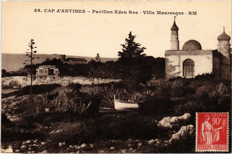 Carte postale ancienne Cap-d'Antibes Eden-Roc Villa Mauresque à Antibes
