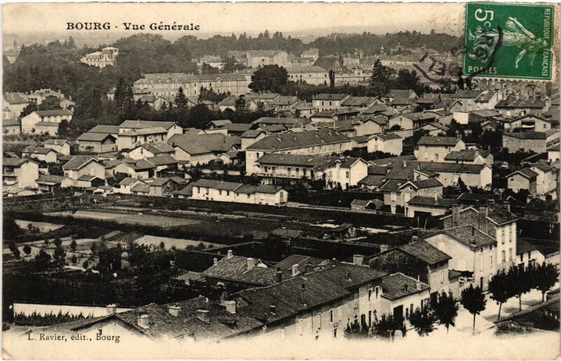 Carte postale ancienne Bourg vue générale