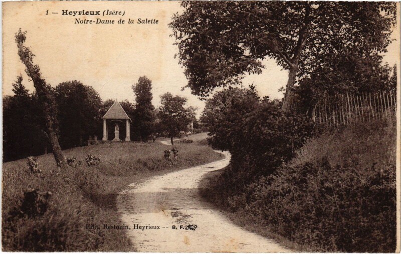 Carte postale ancienne Heyrieux Notre-Dame de la Salette à Heyrieux