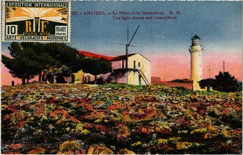 Carte postale ancienne Antibes Le Phare et le Sémaphore à Antibes