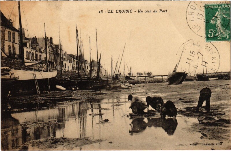 Carte postale ancienne Le Croisic un coin du Port au Croisic
