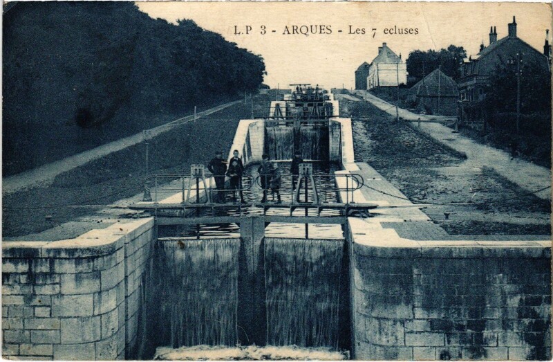 Carte postale ancienne Arques Les 7 ecluses