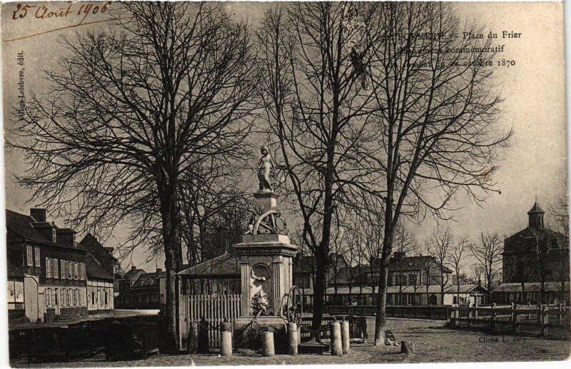 Carte postale ancienne Formerie Place du Fier à Formerie