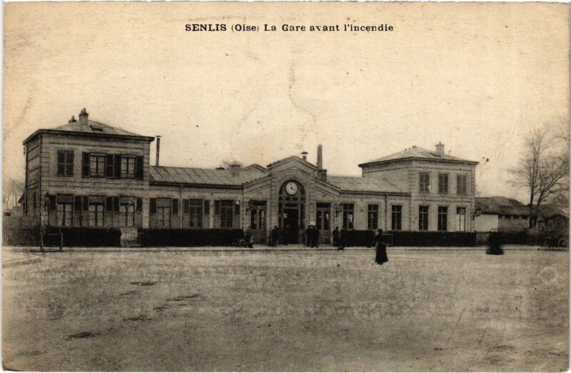 Carte postale ancienne Senlis La Gare Railway à Senlis