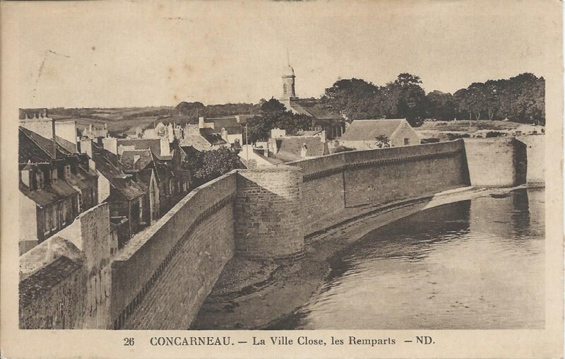 Carte postale ancienne La Ville Close, les Remparts à Concarneau