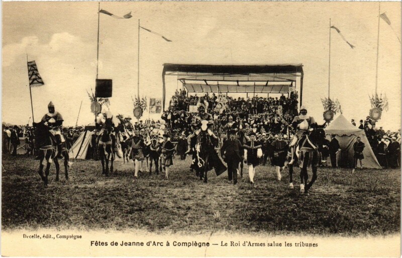 Carte postale ancienne Compiegne Fetes de Jeanne d'Arc Le Roi d'Armes
