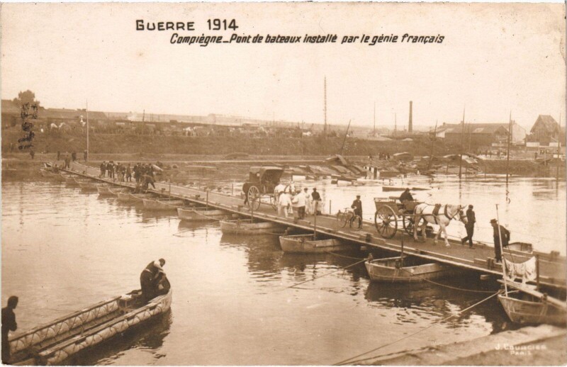 Carte postale ancienne Compiegne Pont de bateaux Guerre