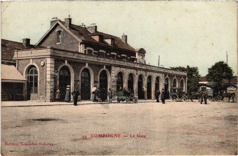 Carte postale ancienne Compiegne La Gare Railway