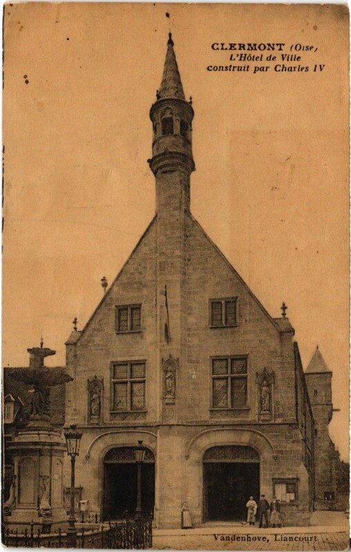 Carte postale ancienne Clermont Hotel de Ville à Clermont