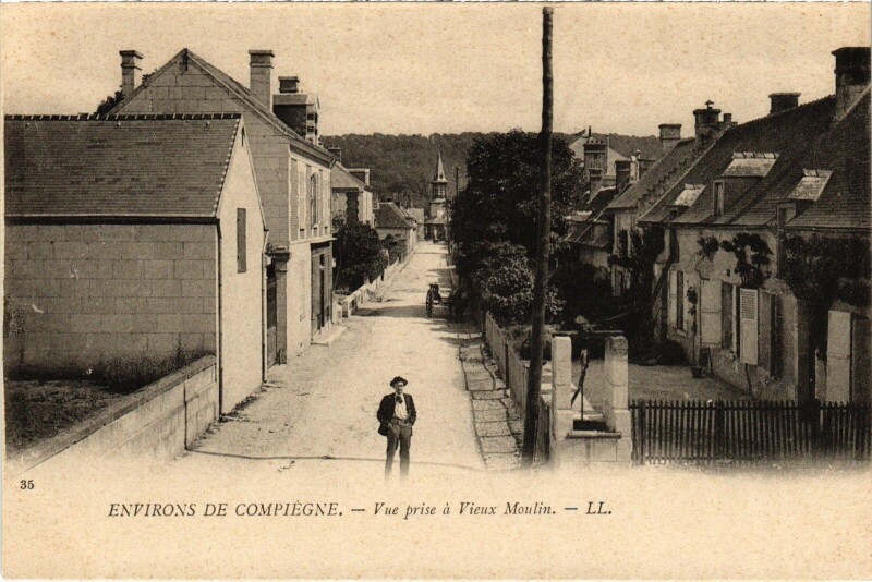 Carte postale ancienne Vieux-Moulins vue prise à Vieux-Moulin