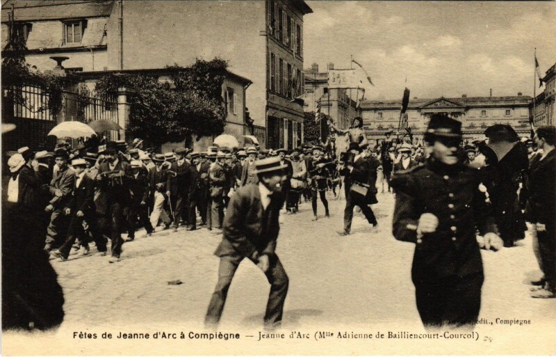 Carte postale ancienne Compiegne Fetes de Jeanne d'Arc