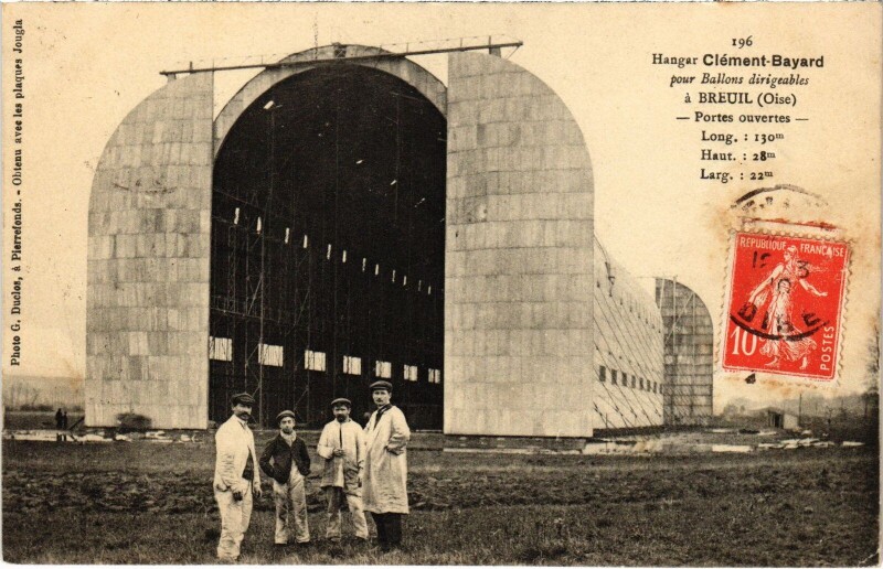 Carte postale ancienne Breuil Hangar Clément-Bayard ballon dirigéable Aviation
