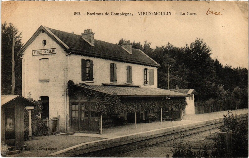 Carte postale ancienne Vieux-Moulins La Gare Railway à Vieux-Moulin