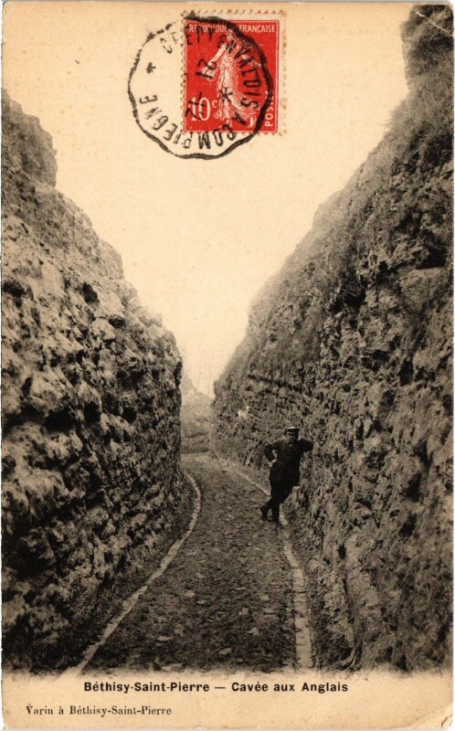 Carte postale ancienne Béthisy-Saint-Pierre Cavée aux Anglais à Béthisy-Saint-Pierre