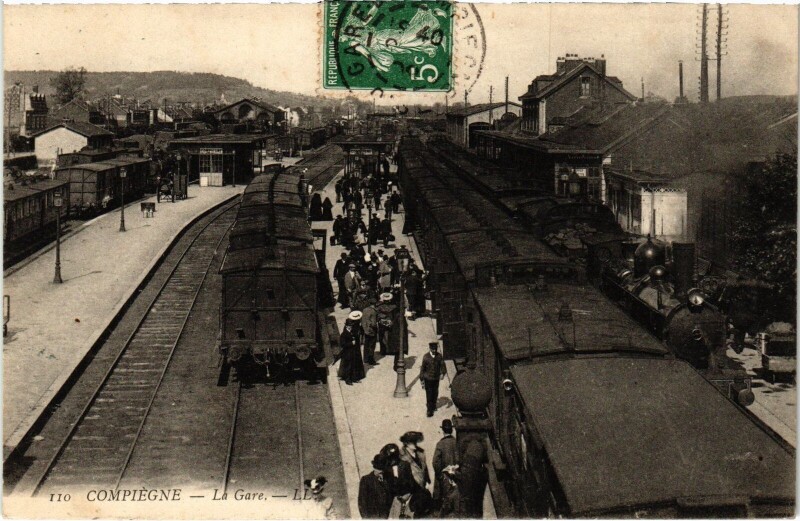 Carte postale ancienne Compiegne La Gare Railway